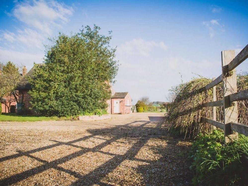 Вилла Owl Barn At The Gardens Lissington Экстерьер фото